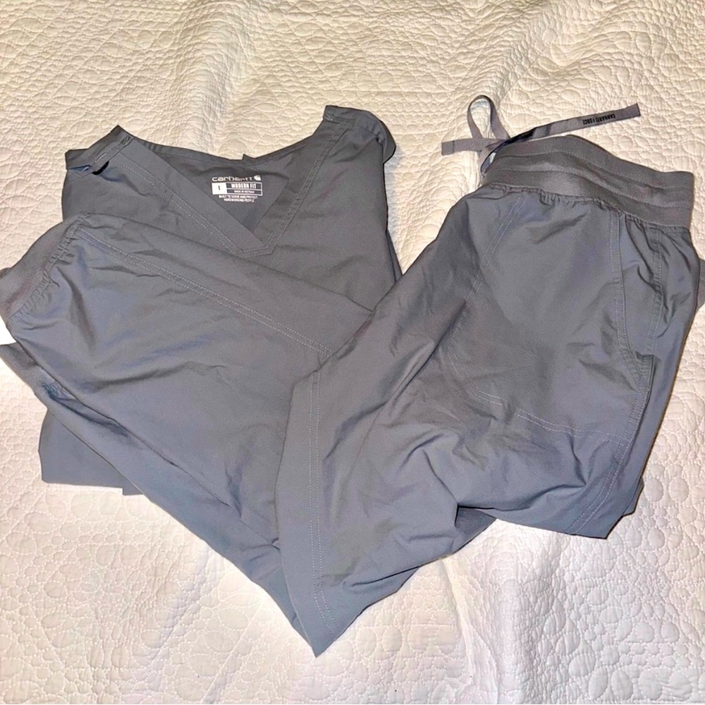 Light Gray Carhartt Jogger scrubs L/XL